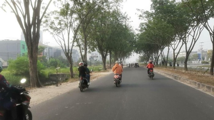 Suasana Kota Pekanbaru saat diselimuti kabut asap Suasana Kota Pekanbaru saat diselimuti kabut asap hari ini.