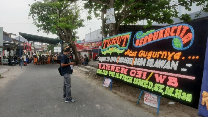 Suasana rumah duka almarhum Praka Dedi di Pekanbaru (Raja Adil/detikcom) Kabupaten