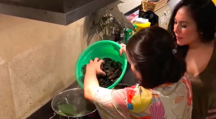 Wulan Guritno Lahap Makanan Sehat dan Jualan Cumi Hitam Saat Pandemi