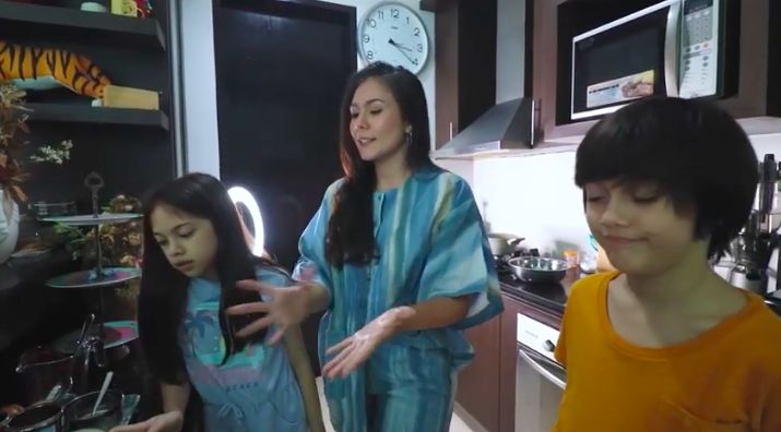 Wulan Guritno Lahap Makanan Sehat dan Jualan Cumi Hitam Saat Pandemi