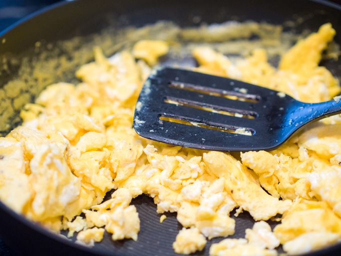 10 Kesalahan Ini Sering Dilakukan Saat Bikin Scrambled Egg