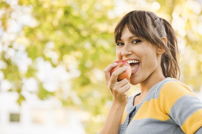 5 Alasan Makan Apel Bagus untuk Diet, Efektif Turunkan Berat Badan!