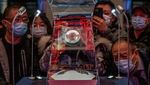 Antusias Warga China Lihat Batuan yang Diambil dari Bulan