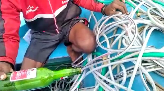 Bom botol bir yang dipakai 6 nelayan di Flores Timur ditunjukkan kepada polisi (dok Polda NTT)