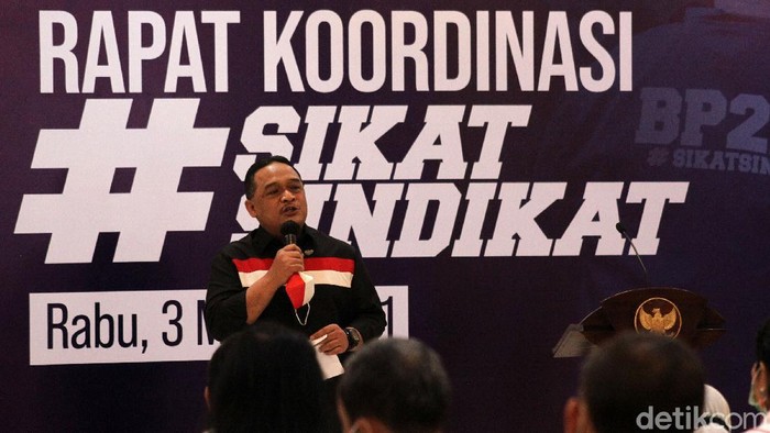 BP2MI Siap Sikat Sindikat Penampungan Pekerja Migran Ilegal Kepala Badan Perlindungan Pekerja Migran Indonesia (BP2MI) Benny Rhamdani saat Rapat Koordinasi #sikatsindikat di Gedung BP2MI, Jakarta, Rabu (3/3). Rapat koordinasi tersebut untuk memastikan tidak adanya lagi sindikat-sindikat penampungan pekerja migran ilegal.