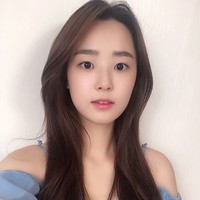 Sang korban mengaku melindungi sahabatnya sejak SD saat dibully. Ia kemudian mempertanyakan ‘hasutan’ Choi Ye Bin, hingga menjauhi sahabat lamanya dan berubah dalam sehari. Foto: Instagram yebin__