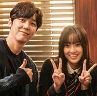 Dalam unggahannya, ‘korban’ bully juga menuduh Choi Ye Bin sering berkata kasar padanya. Namun, artis Korea itu tiba-tiba meminta maaf saat kelas 3 SMP. Ia curiga Choi Ye Bin terpaksa melakukannya. Foto: dok. SBS