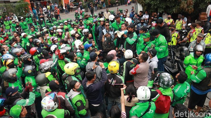Driver Ojol Bandung Datangi Markas Satpol PP Bandung