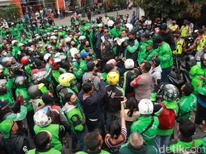 Versi Driver Ojol-Satpol PP Bandung soal Keributan Dipicu Pencuri Celana
