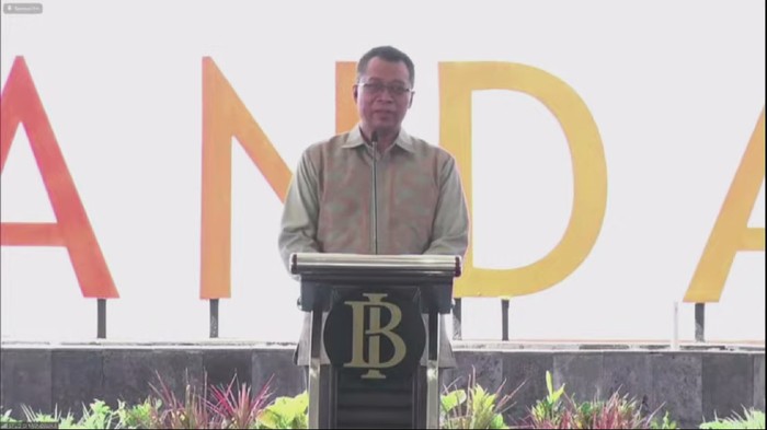 Pameran produk lokal Lombok digelar dalam rangka mendukung pariwisata dan UMKM. Lombok memang menjadi salah satu tujuan favorit wisatawan.