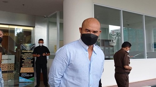 Gubernur Nusa Tenggara Timur (NTT) Viktor Laiskodat di Kejagung (Foto: Wilda/detikcom)