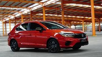 Pada sisi eksterior, Honda City Hatchback RS menerapkan cutting edge design, dengan full LED Headlight with LED Daytime Running Light, LED Foglight, dan Rear Combi Light with LED light bars. Foto: Dok. HPM