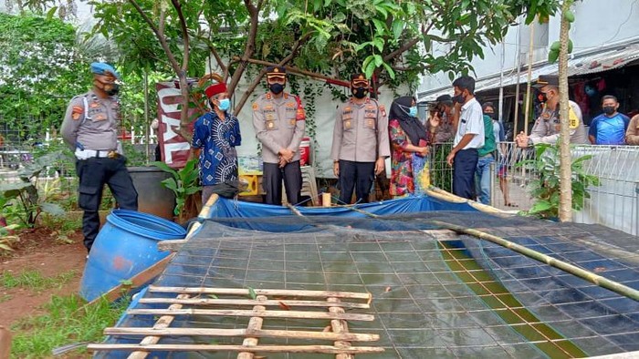 Kampung Tangguh Jaya di Rusun Muara Angke tekan COVID-19 hingga nol kasus. Foto dikirim Kapolres Pelabuhan Tanjung Priok AKBP Putu Kholis Aryana.