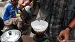 Unik, Jualan Kopi Manual Brew Pakai Sepeda di Bandung
