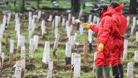Tak hanya itu, lahan lainnya yang masih berlokasi di TPU Bambu Apus juga dilaporkan penuh. Di lahan tersebut sebelumnya menyediakan 400 lahad. 