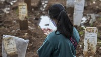Di sisi lain, TPU Srengseng Sawah di Jakarta Selatan masih menyediakan 1.034 petak makam. Sedangkan untuk TPU Tegal Alur juga proses penyiapan lahan sebanyak 800 petak makam. 