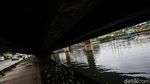 Maksimalkan Daya Tampung Air, Lumpur di Waduk Grogol Dikeruk