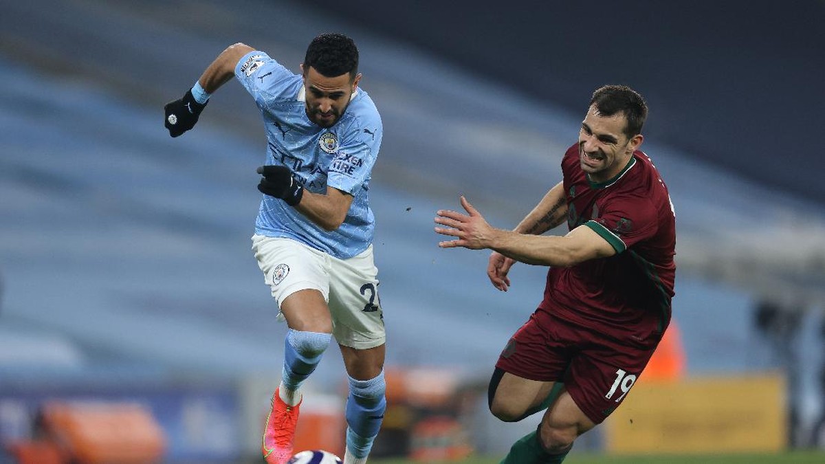 Manchester City memimpin 1-0 atas Wolverhampton Wanderers di babak pertama. (Foto: Getty Images/Clive Brunskill)