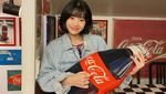 Manisnya Hyunjoo Eks APRIL Saat Makan Pizza dan Nongkrong di Kafe