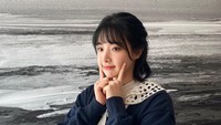 Pemilik nama lengkap Lee Hyun Joo ini adalah mantan anggota girl group APRIL. Ia memutuskan keluar dari grup tersebut pada Oktober 2016. Foto: Instagram hyun.joo_lee