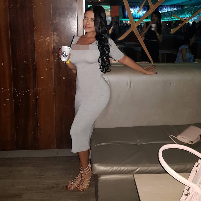 Tak hanya menunggu di rumah, ia juga sering mendapat perlakuan tidak menyenangkan di internet dan gym. Ada beberapa pria yang benar-benar terobsesi denganku di internet jadi aku blok mereka tapi mereka akhirnya bikin akun baru. Para pria mencoba untuk menggodaku di gym mereka lalu mengeluarkan ponsel dan beberapa bahkan merekamku saat sedang olahraga, Foto: Instagram @mssmarianaxo