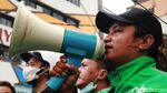 Potret Massa Ojol Datangi Markas Satpol PP Kota Bandung