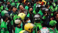 Kabid Ketentraman dan Ketertiban Umum Satpol PP Kota Bandung Taspen Effendi mengatakan ada kesalahpahaman dalam kejadian tersebut.