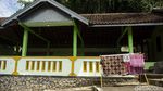 Melestarikan Batik di Kawasan Makam Raja