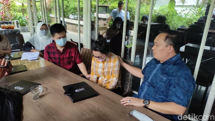 Meliana W, ibu di Semarang yang dipolisikan anak kandungnya saat ditemui kawasan Jalan Rinjani, Semarang, Rabu (3/3/2021).