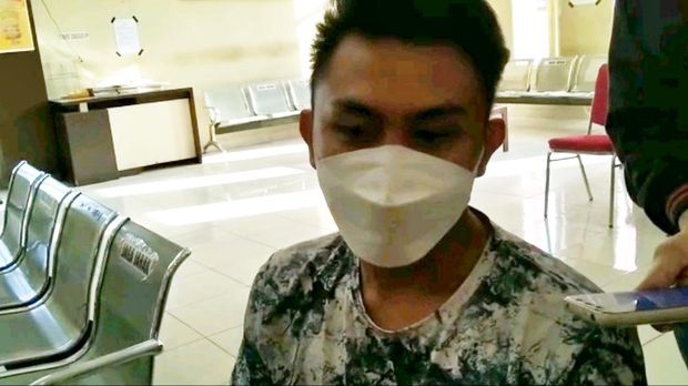 MF (21) lolos dari tebasan parang kawanan begal di Palembang