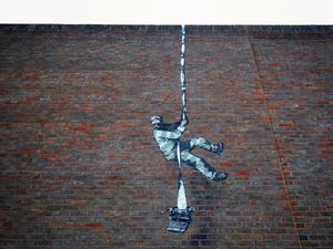 Banksy Benarkan Mural di Dinding Bekas Penjara Inggris Buatannya