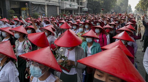 Pedemo penolak kudeta militer di Myanmar masih terus lakukan aksi pada 3 Maret 2021. AP/