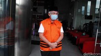 Seperti diketahui, Wenny Bukamo ditetapkan sebagai tersangka bersama lima orang rekannya setelah terperangkap pada operasi tangkap tangan (OTT) kasus suap oleh KPK. 