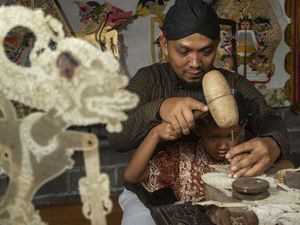 Asal Usul Wayang Kulit yang Sempat Disebut Adidas dari Malaysia