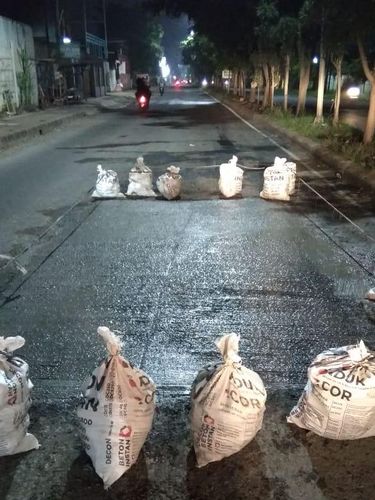 Perbaikan Jl I Gusti Ngurah Rai, 1 Maret 2021 malam. (Dok BMSDA Kota Bekasi)