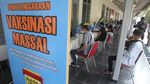 Ribuan Pekerja Hotel-Restoran di Jogja Disuntik Vaksin Corona