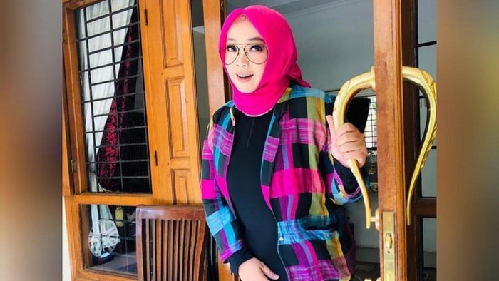 Rina Gunawan