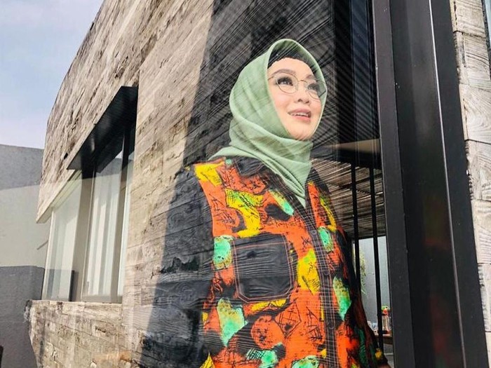 Rina Gunawan