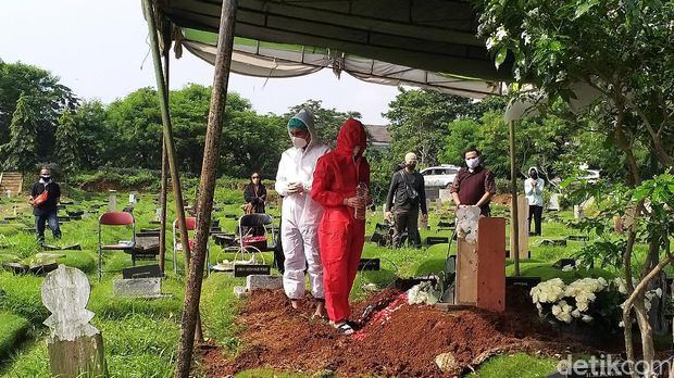 Rina Gunawan meninggal dunia