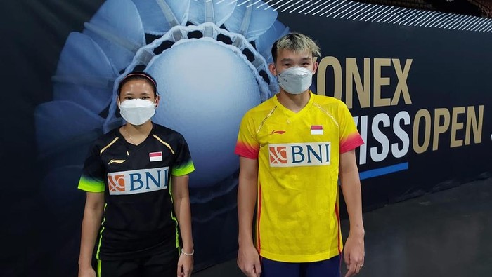 Ganda campuran Indonesia, Rinov Rivaldy/Pitha Haningtyas, saat main di Swiss Open 2021.