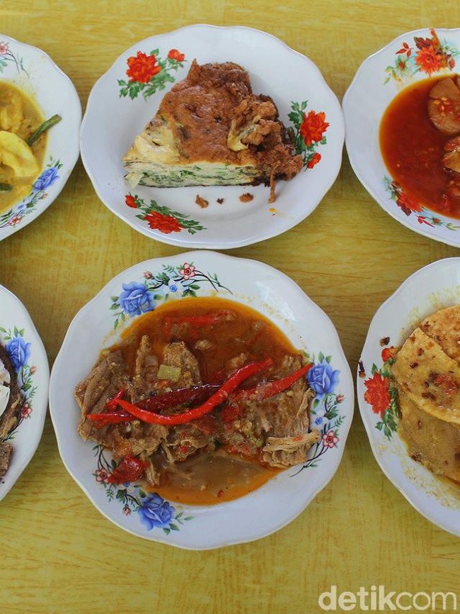 Tak Pernah Sepi! Ini 8 Restoran Padang Legendaris Favorit Warga Jakarta