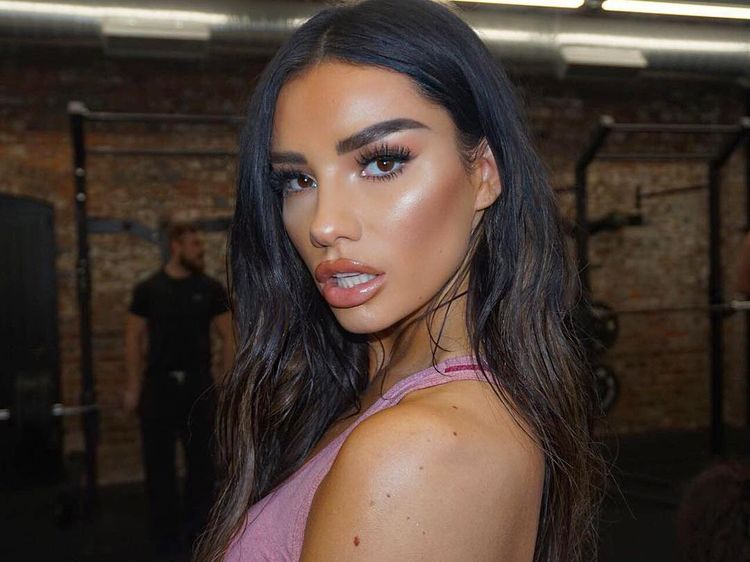 Foto: Pesona Ruby Mae yang Baru Putus dari Dele Alli