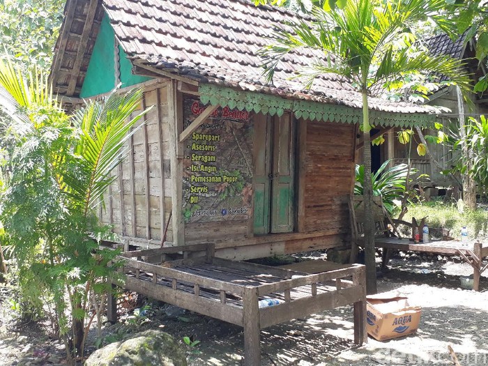 Selasa (2/3), Densus 88 Antiteror menangkap 3 terduga teroris di Bojonegoro. Salah satunya yakni EP (29) yang diringkus di Panti Asuhan Waladun Sholih.
