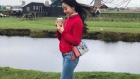 Sebelum merantau ke Jakarta, Natasha Wilona pernah tinggal di rumah kayu yang banyak tikus. Kala itu dia tinggal di Banjarmasin. (Foto: Instagram natashawilona12) 