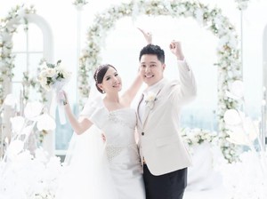 Angela Tee Resmi Menikah dengan Duda Keren, Dikasih Hadiah Ini