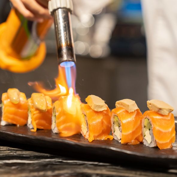 Unik! Restoran Ini Bakar Sushi Pakai Solder Listrik