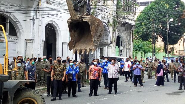 Bobby Nasution pimpin penertiban bangunan liar di Kesawan Medan