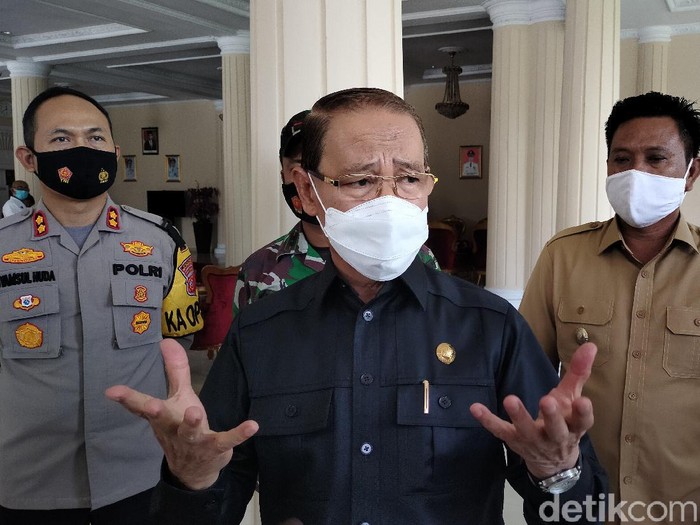 Bupati Majalengka Karna Sobahi