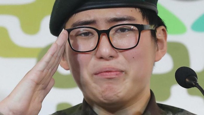 This photo taken in January 2020 shows late transgender South Korean soldier Byun Hee-soo at a press conference in Seoul. - Byun, who was forcibly discharged from the army after her operation, has been found dead, police said, prompting anger March 4, 2021 and calls for legal reforms. (Photo by STRINGER / YONHAP / AFP) / - South Korea OUT / NO ARCHIVES -  RESTRICTED TO SUBSCRIPTION USE