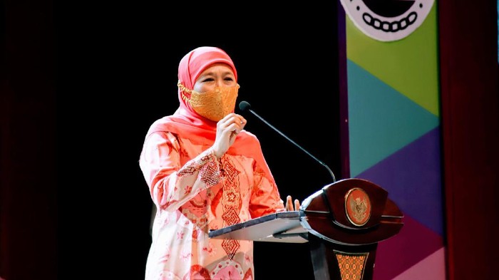 Gubernur Khofifah Indar Parawansa meminta warga Jatim tetap tenang dan tidak panik. Menurutnya, belum ada laporan kasus Corona B117 di Jatim.